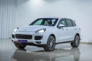 GCC Porsche Cayenne Platinum V6, Excellent car and Full service history.