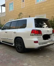2010 لكزس أل أكس ٥٧٠