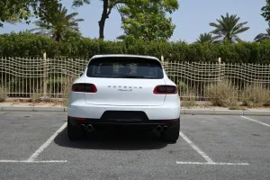 2015 بورش ماكان