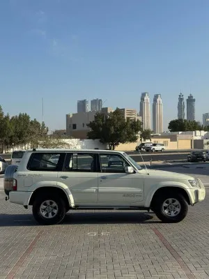 2002 نيسان بترول سوبر سفاري in dubai