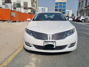 2012 لينكولن ام كي زد
