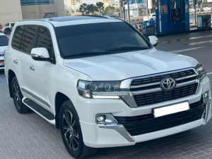 2013 Toyota Land Cruiser in dubai