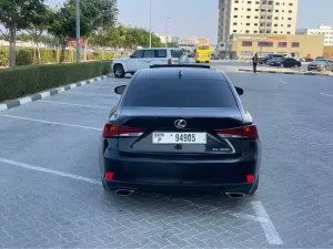 2018 لكزس اي اس