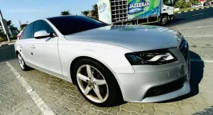 2010 اودي آي ٤ in dubai