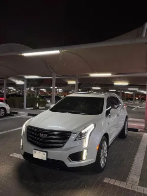 2017 كاديلاك اكس تي ٥ in dubai