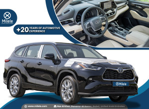 2023 Toyota Highlander in dubai