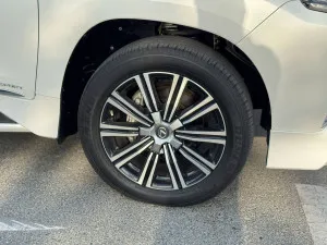 2019 Lexus LX 570