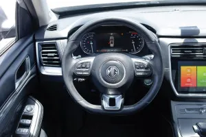 2022 MG RX8