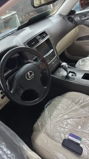 2009 لكزس اي اس
