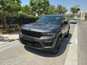 2023 Jeep Grand Cherokee in dubai