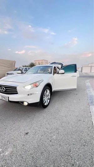 2014 Infiniti QX70 in dubai