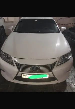 2014 Lexus ES in dubai