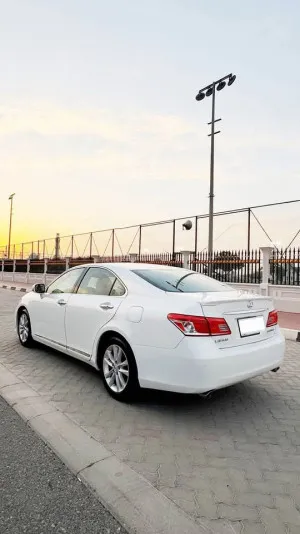 2011 لكزس ES - اي اس