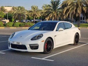 PORSCHE PANAMERA GTS WHITE MODEL 2014 FULL OPTIONS WITH AVERY GOOD CONDITION