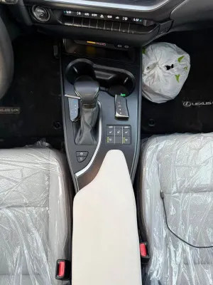 2024 لكزس UX - يو اكس