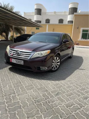 2012 Toyota Avalon in dubai