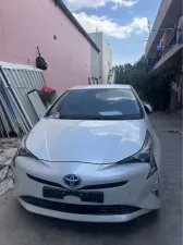 2017 Toyota Prius in dubai