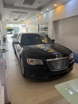2012 Chrysler 300 in dubai