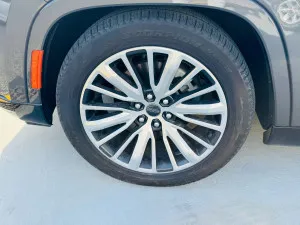 2023 Jeep Grand Wagoneer