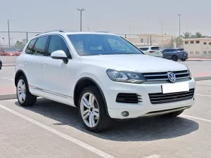 2014 Volkswagen Touareg in dubai