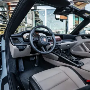 2025 Porsche 911 Carrera