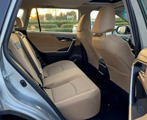 2019 تويوتا راف ٤