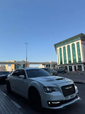 2018 Chrysler 300 in dubai