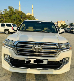 2017 Toyota Land Cruiser in dubai