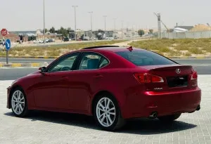 2010 لكزس اي اس