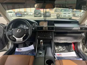 2019 Lexus IS