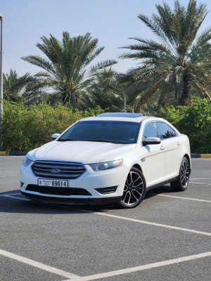 2019 Ford Taurus in dubai