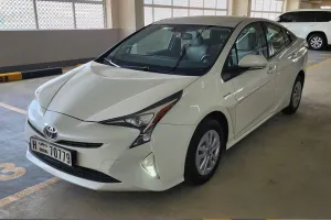 2016 Toyota Prius in dubai