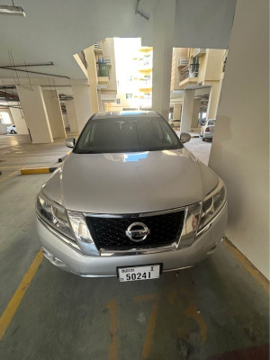 2014 Nissan Pathfinder in dubai