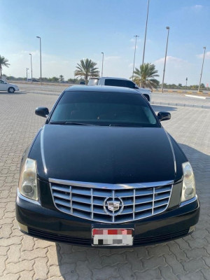 2011 Cadillac DTS in dubai