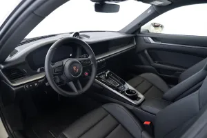 2025 بورش 911 كاريرا