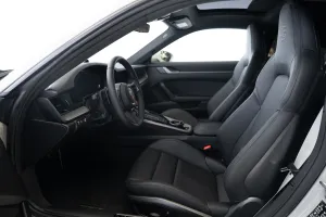2025 بورش 911 كاريرا