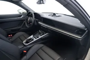 2025 بورش 911 كاريرا