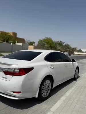 2016 لكزس ES - اي اس