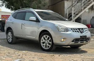 2014 Nissan Rogue in dubai