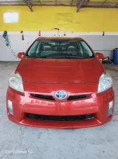 2011 Toyota Prius in dubai