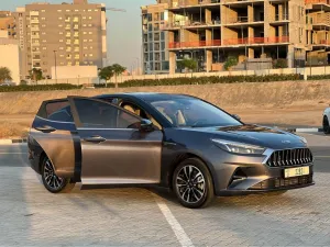 2023 JAC J7
