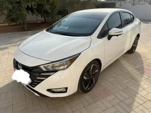 2024 نيسان فيرسا in dubai