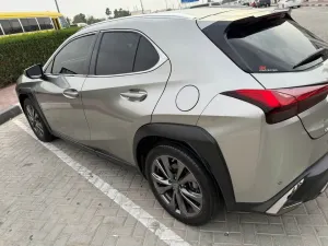 2022 لكزس UX - يو اكس