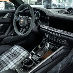 2025 Porsche 911 Carrera