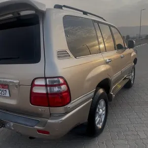 2005 تويوتا لاند كروزر