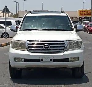 2009 تويوتا لاند كروزر in dubai