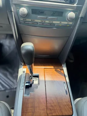 2010 Toyota Aurion