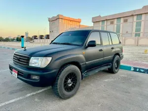 2002 Toyota Land Cruiser in dubai