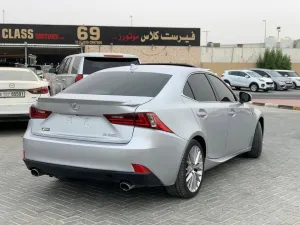 2014 لكزس اي اس