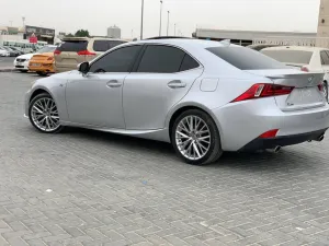 2014 لكزس اي اس
